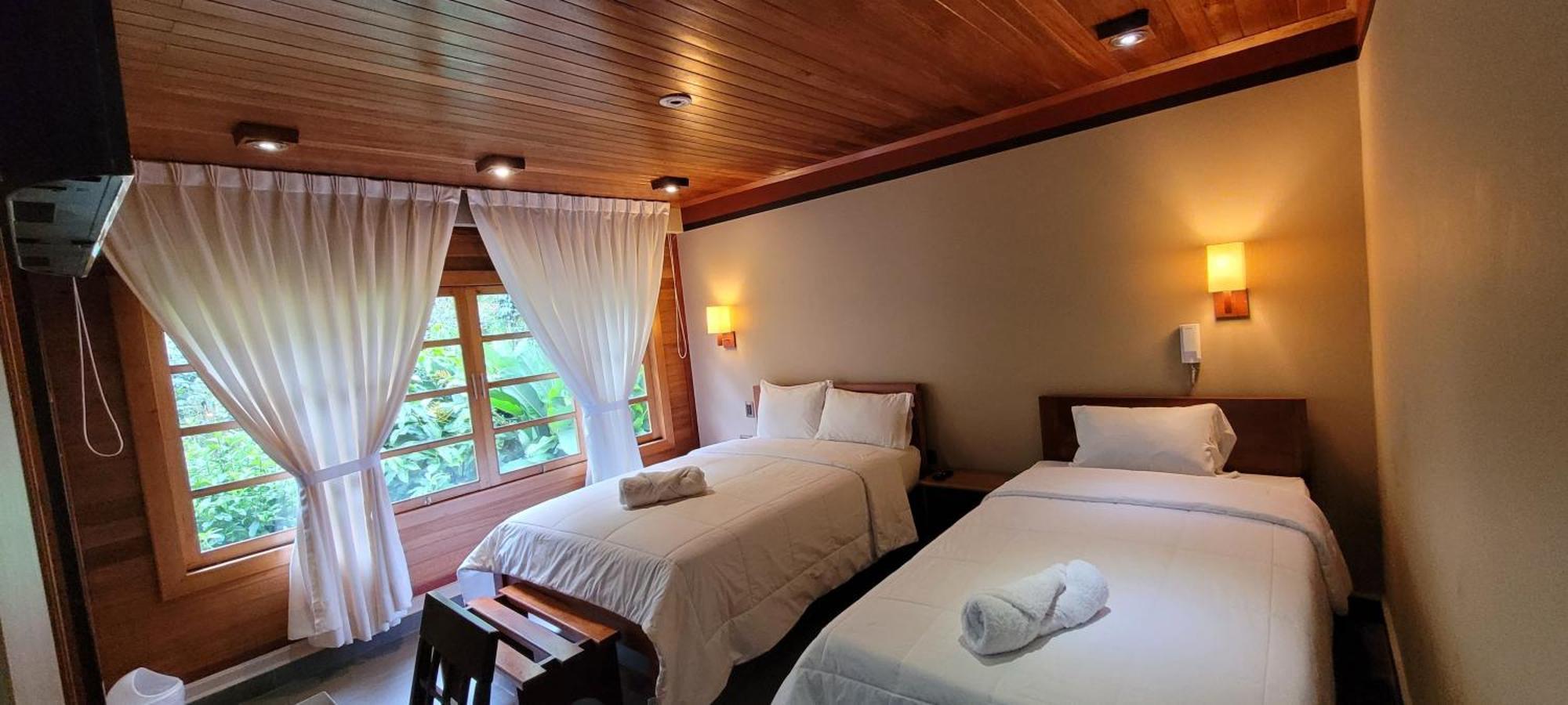 Hotel Heidinger Оксапампа Экстерьер фото