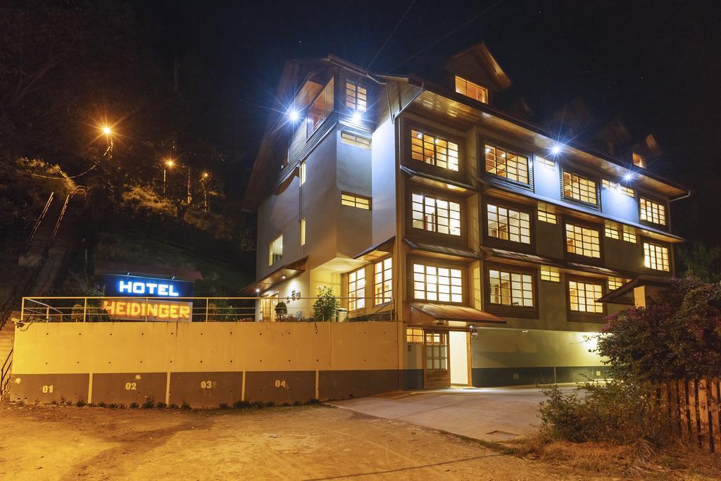 Hotel Heidinger Оксапампа Экстерьер фото
