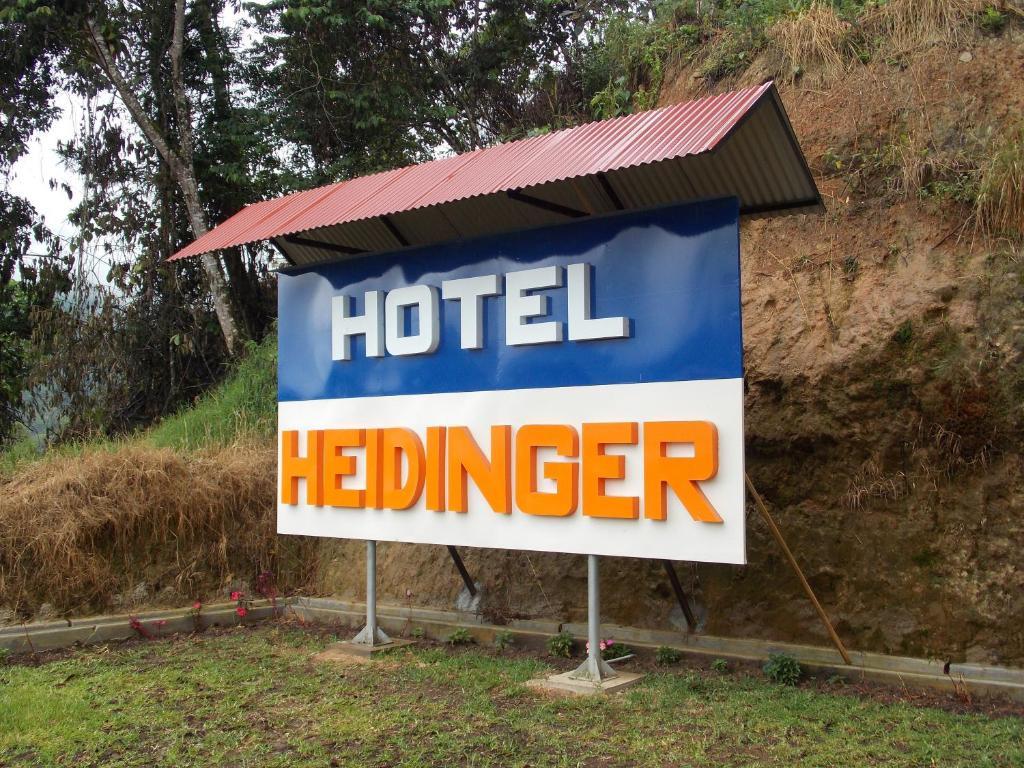 Hotel Heidinger Оксапампа Экстерьер фото